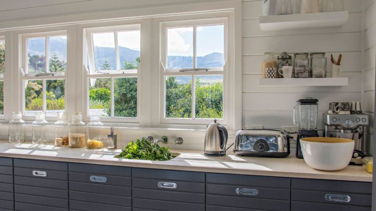 7 choses que vous pouvez nettoyer avec de la crème de tartre dans votre maison À quelle fréquence faut-il nettoyer en profondeur sa maison ? Plus de conseils de pros