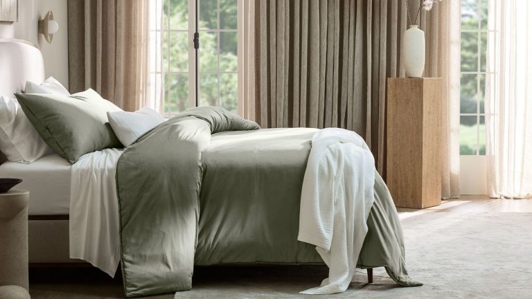 Passez-vous l’aspirateur sur votre matelas ? Si ce n’est pas le cas, les experts vous conseillent de le faire – et plus souvent que vous ne le pensez