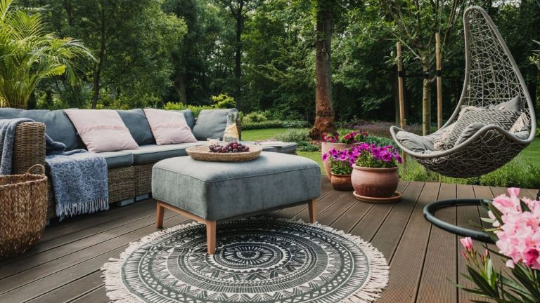 Comment nettoyer un tapis intérieur/extérieur en 5 étapes faciles