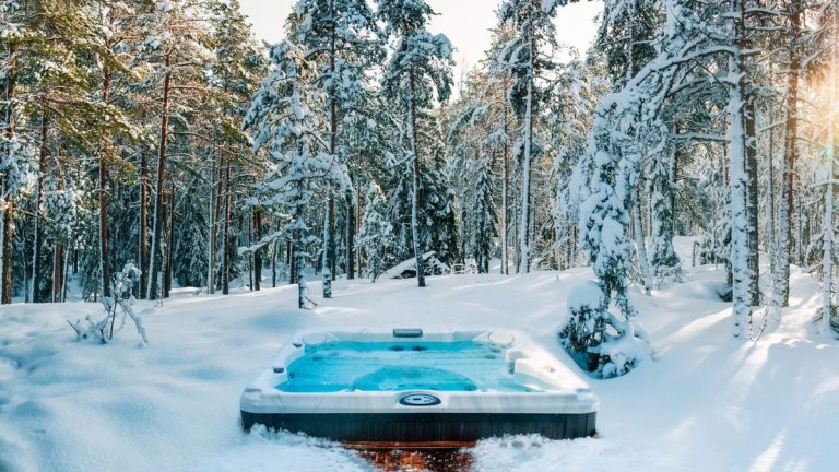 Est-il sécuritaire d’utiliser un spa en hiver ? Les experts expliquent comment y parvenir sans souci Est-il sécuritaire d’utiliser un spa en hiver ? Les experts expliquent comment y parvenir sans souci