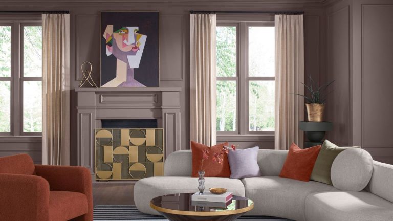 La couleur du mois de novembre de Sherwin-Williams est une version « audacieuse mais discrète » de la tendance violette – voici tout ce que vous devez savoir La couleur du mois de novembre de Sherwin-Williams est une version « audacieuse mais discrète » de la tendance violette – voici tout ce que vous devez savoir