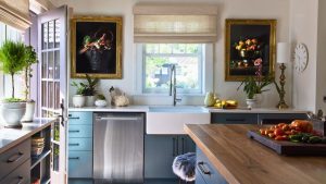Ce sont les 5 meilleures couleurs de peinture pour éclaircir une cuisine sombre, selon les designers