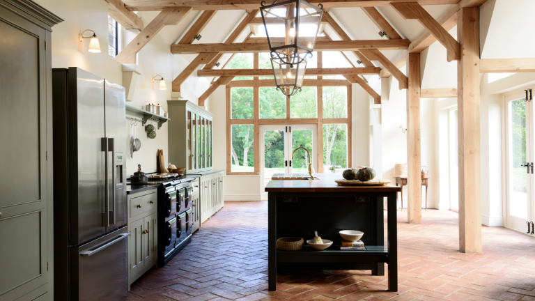 Qu’est-ce qu’une AGA ? Les experts expliquent la cuisinière ancienne qui devient le point central de chaque cuisine tendance Qu’est-ce qu’une AGA ? Les experts expliquent la cuisinière ancienne qui devient le point central de chaque cuisine tendance