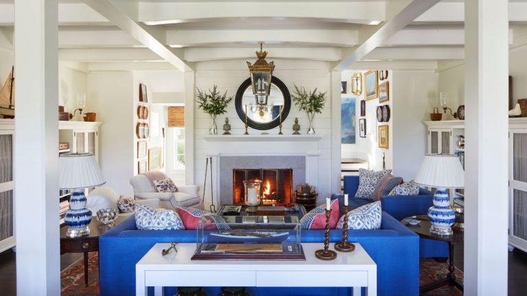 Vous avez adoré les intérieurs côtiers discrets de The Perfect Couple ? Cette élégante maison de Nantucket incarne l’esthétique côtière classique avec une touche rafraîchissante Vous avez adoré les intérieurs côtiers discrets de The Perfect Couple ? Cette élégante maison de Nantucket incarne l'esthétique côtière classique avec une touche rafraîchissante