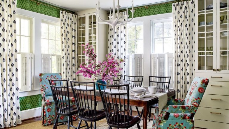 Un kaléidoscope de couleurs et de motifs redonne de l'âme à cette maison historique