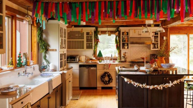 Comment naviguer à Noël lorsque vous êtes en pleine rénovation – selon cet éditeur de style dans le même bateau