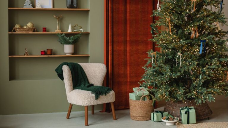 Ne jetez pas votre sapin de Noël – 5 façons de le réutiliser dans votre jardin