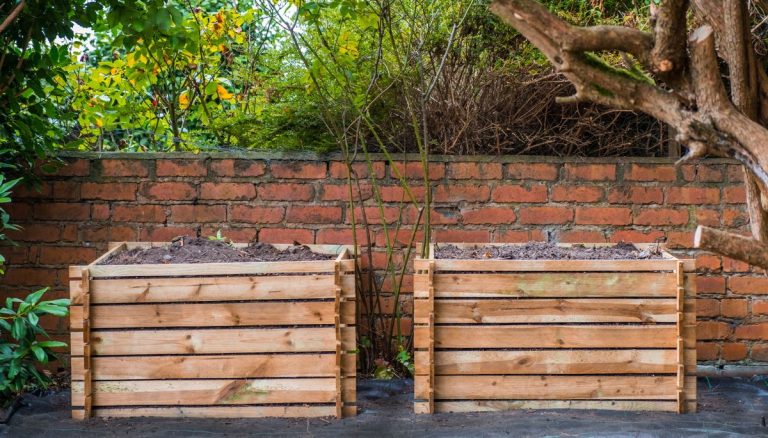 Idées de bacs de compost bricolage – 5 projets faciles à vous donner une matière organique riche en nutriments en un rien de temps, selon un expert en compost Idées de bacs de compost bricolage - 5 projets faciles à vous donner une matière organique riche en nutriments en un rien de temps, selon un expert en compost