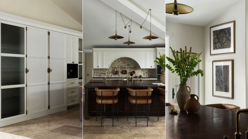Un remodelage inspiré d’une peinture héritée a transformé cette cuisine familiale de terne et obsolète à un espace confortable et totalement intemporel Un remodelage inspiré d'une peinture héritée a transformé cette cuisine familiale de terne et obsolète à un espace confortable et totalement intemporel