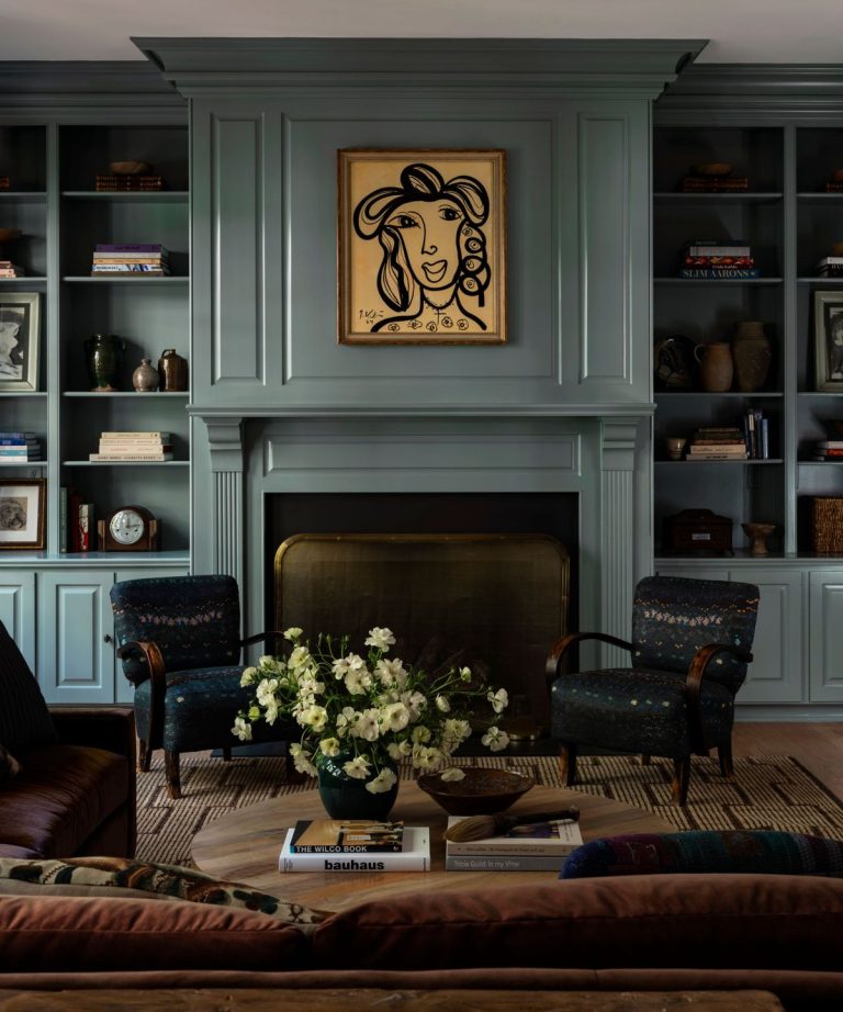 Farrow & Ball’s Oval Room Blue est une peinture bleue nuancée qui crée «l’élégance intemporelle» – voici comment décorer avec Farrow & Ball's Oval Room Blue est une peinture bleue nuancée qui crée «l'élégance intemporelle» - voici comment décorer avec