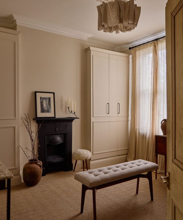 Drapes vs rideaux - Quelle est la différence et laquelle sera le mieux pour votre espace?