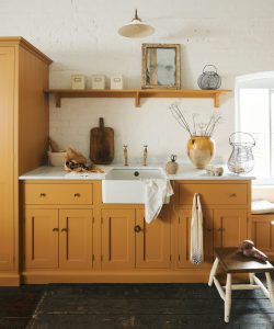 3 couleurs négligées que vous n'auriez jamais pensé pouvoir fonctionner dans votre cuisine - mais les designers d'intérieur jurent par eux