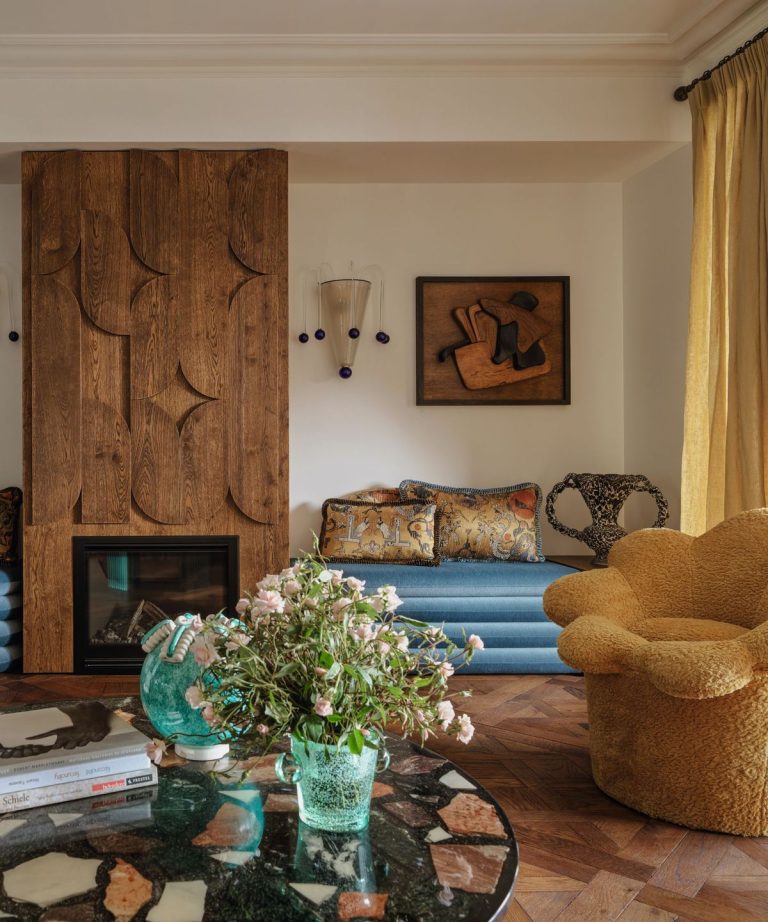 Cette maison de Sydney raffinée et éclectique est une leçon de comment aller grande sur la créativité dans un petit espace