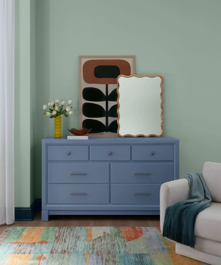 La palette de peinture de Sherwin-Williams '' Minimalisme '' est une prise plus audacieuse des pastels de printemps - voici comment décorer à chaque teinte