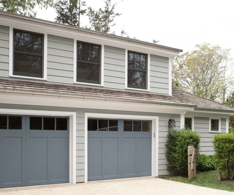 Lorsque vous réparez une porte de garage, l’accrochage est sûr et facile à faire vous-même, et lorsque vous devez appeler les pros pour éviter de risquer la vie et les membres Lorsque vous réparez une porte de garage, l'accrochage est sûr et facile à faire vous-même, et lorsque vous devez appeler les pros pour éviter de risquer la vie et les membres