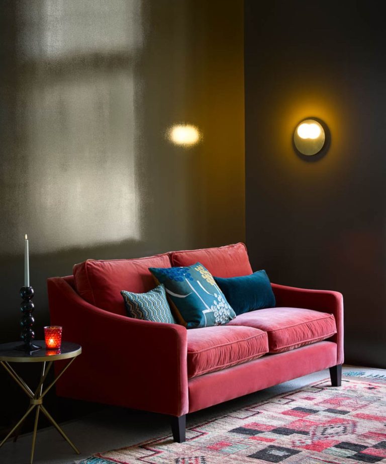 Quelle est la meilleure finition de peinture à utiliser lors de la décoration de couleurs sombres? Les experts de la peinture partagent tout ce que vous avez besoin pour savoir Quelle est la meilleure finition de peinture à utiliser lors de la décoration de couleurs sombres? Les experts de la peinture partagent tout ce que vous avez besoin pour savoir