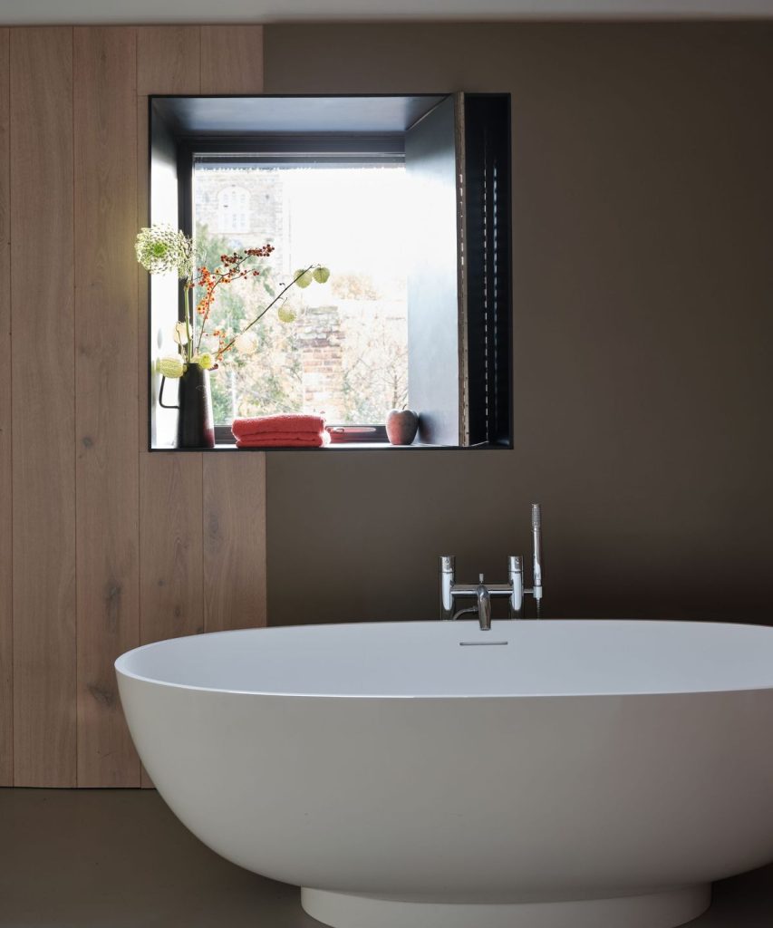5 Règles de désencombrement de salle de bain essentielle Les minimalistes souhaitent que tout le monde le sache - transformez votre espace chaotique en un sanctuaire bien rangé