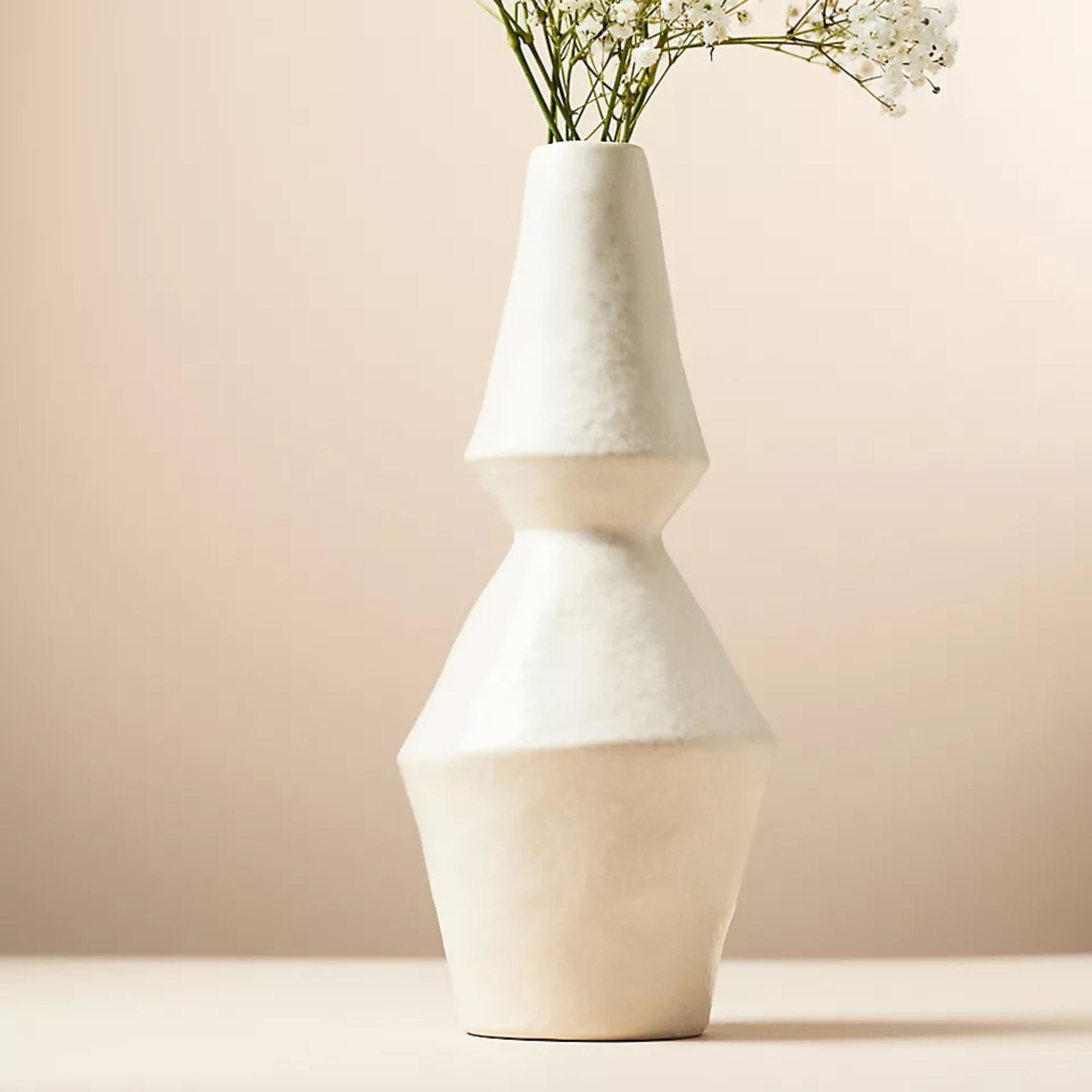 Vase en céramique blanc géométrique