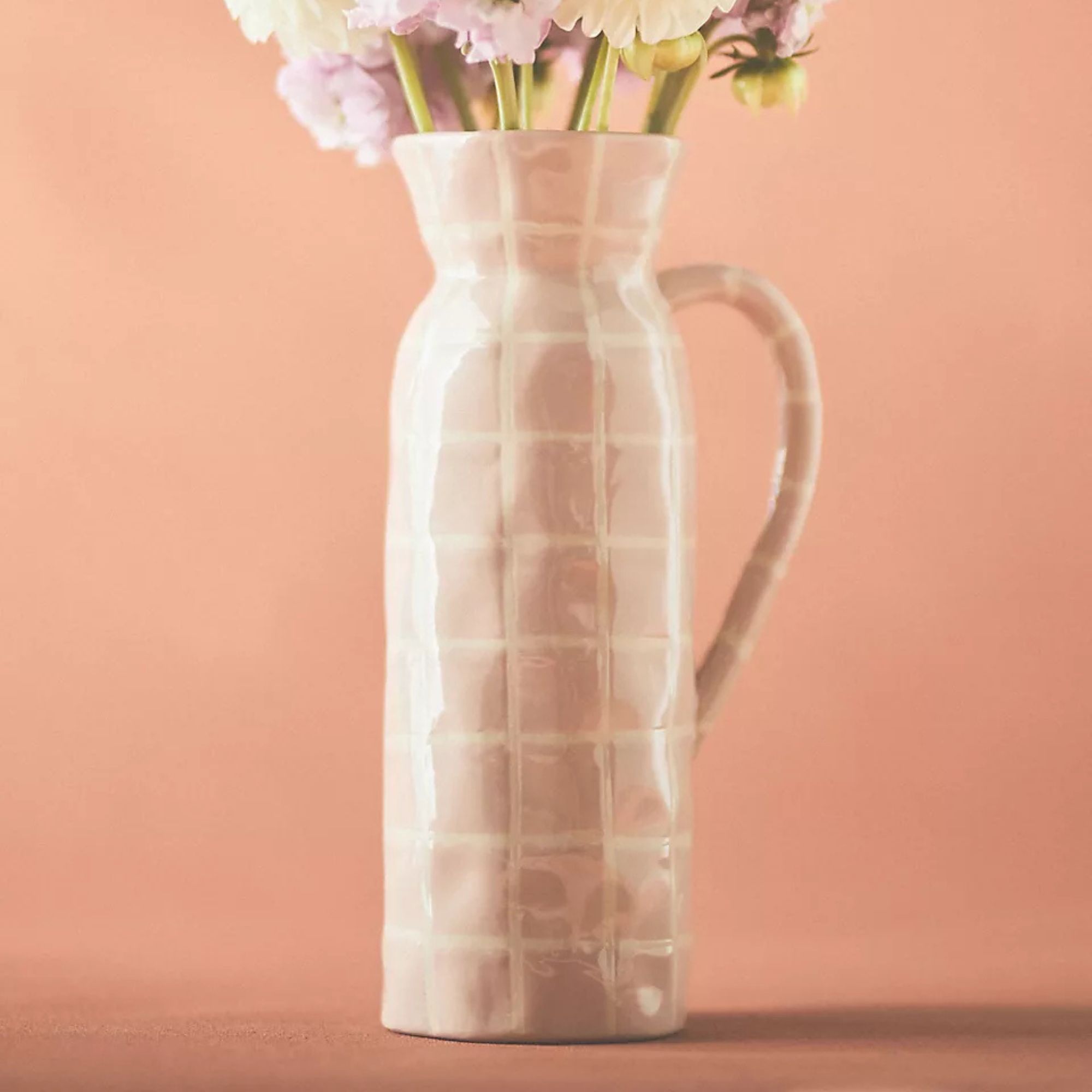 Vase en céramique de carreaux roses