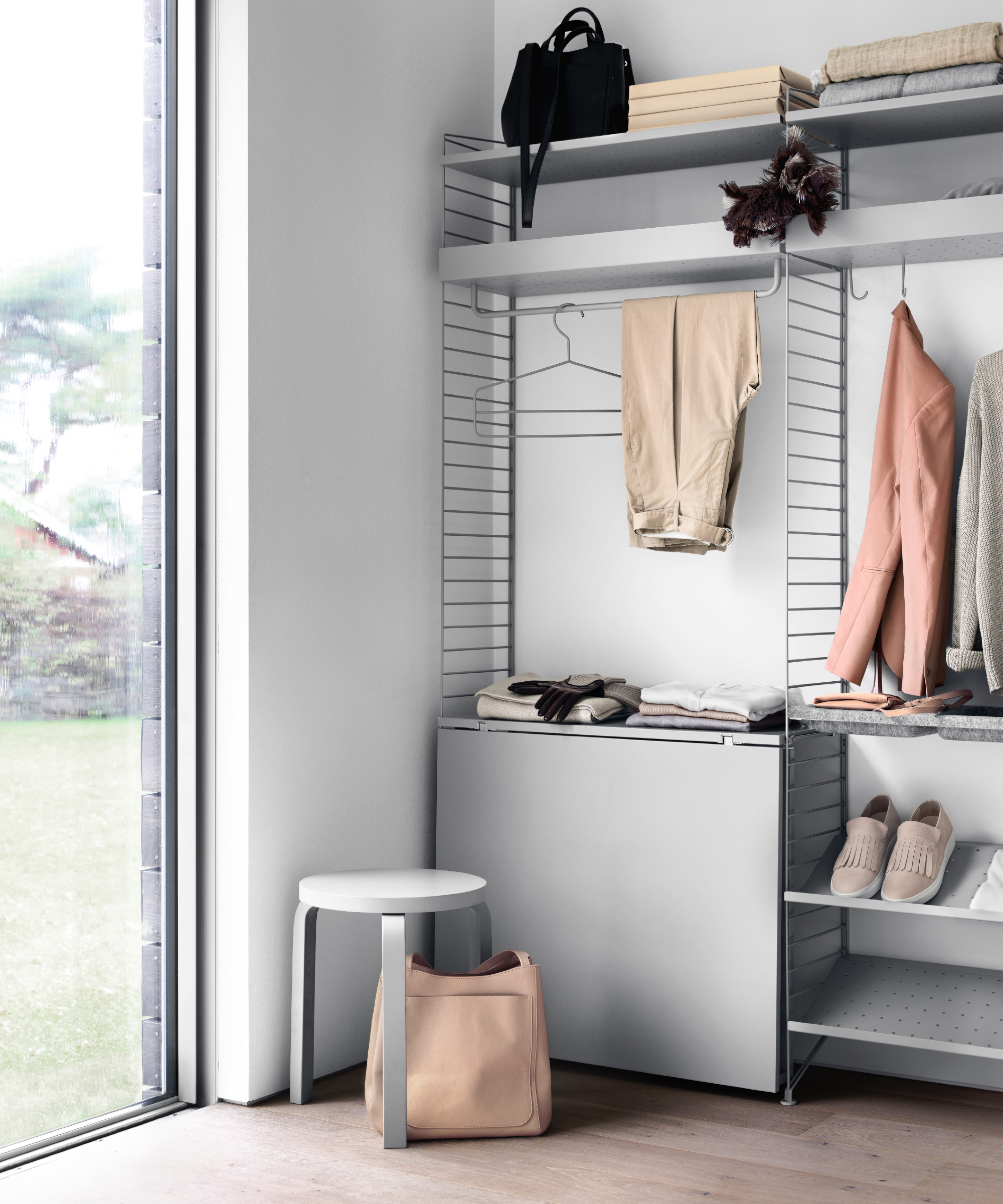 String Metal String System avec table pliante, gris, vêtements suspendus, support à chaussures