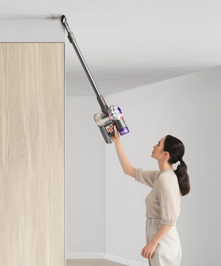 J'ai passé plus de 200 heures à tester les aspirateurs et le meilleur dyson budgétaire est maintenant encore moins cher avec 170 $ de réduction - il est petit, agile et s'attaque aux poils d'animaux sur toutes les surfaces avec brio