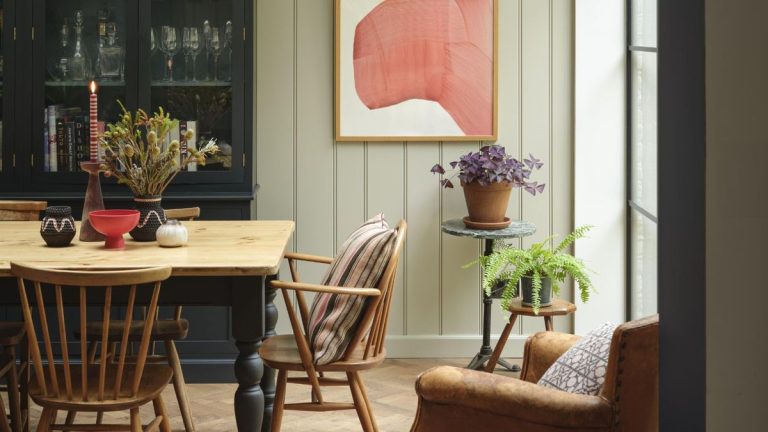 Benjamin Moore vient de démystiser ces 3 «mythes» de peinture et de couleurs communes - voici pourquoi vous devriez également opposer son veto à ces règles traditionnelles