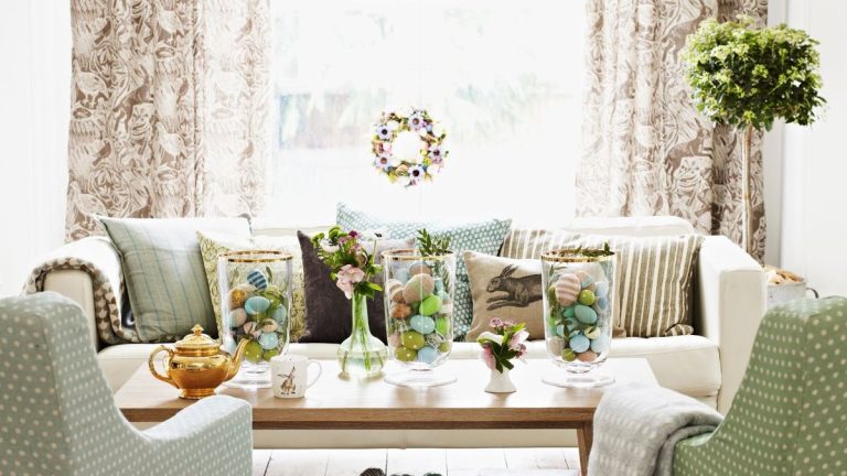 7 belles idées de couronnes de Pâques pour apporter instantanément le printemps dans votre maison - plus où acheter les meilleurs designs de cette année