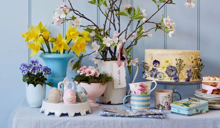9 idées de décoration de table de Pâques pour 2025 – couleurs de saison, motifs et centres de table pour inspirer 9 idées de décoration de table de Pâques pour 2025 - couleurs de saison, motifs et centres de table pour inspirer
