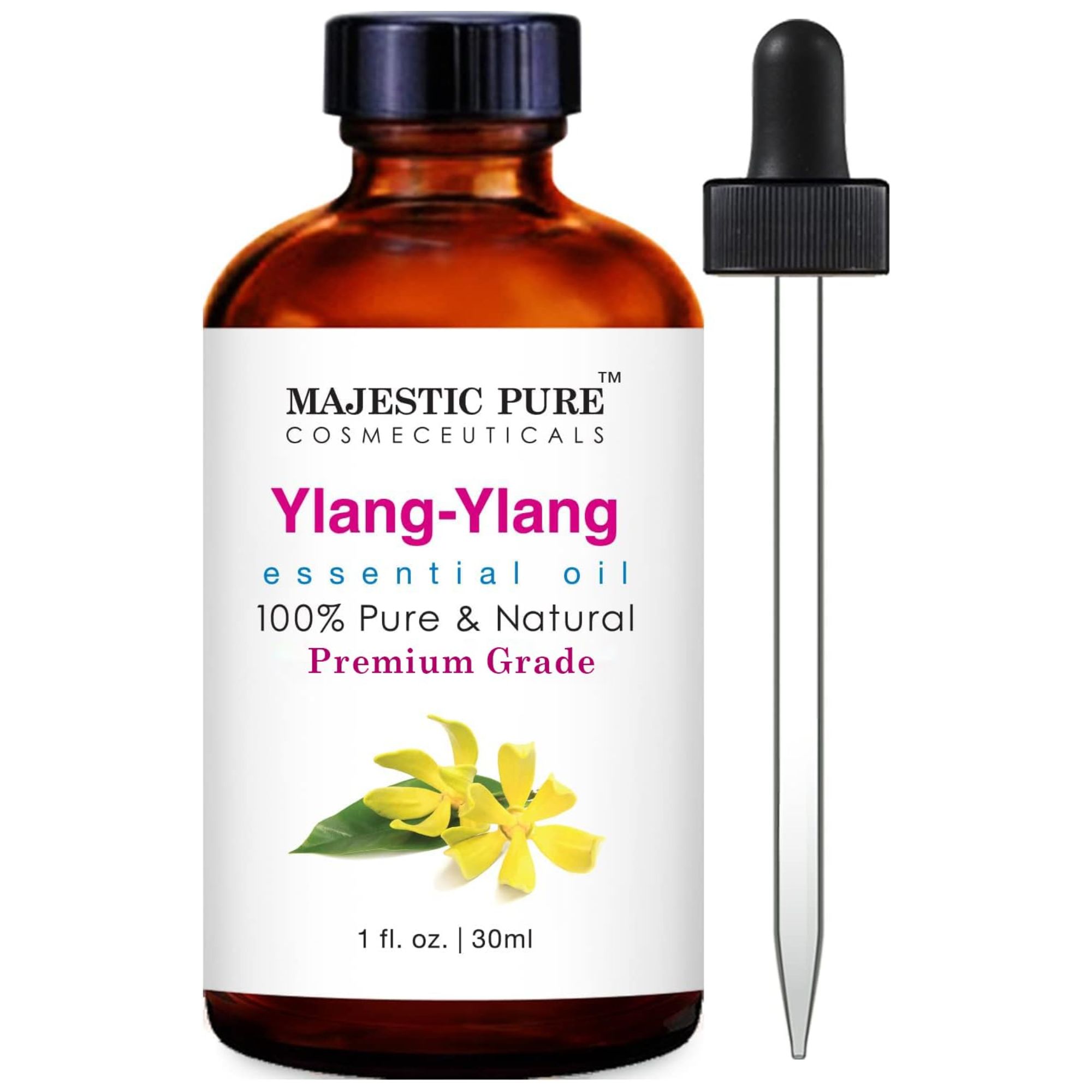 Une bouteille en verre brune d'huile essentielle Ylang-yang avec une étiquette blanche avec une fleur ylang-ylang et du texte bleu, rose et noir, et pipette avec couvercle noir
