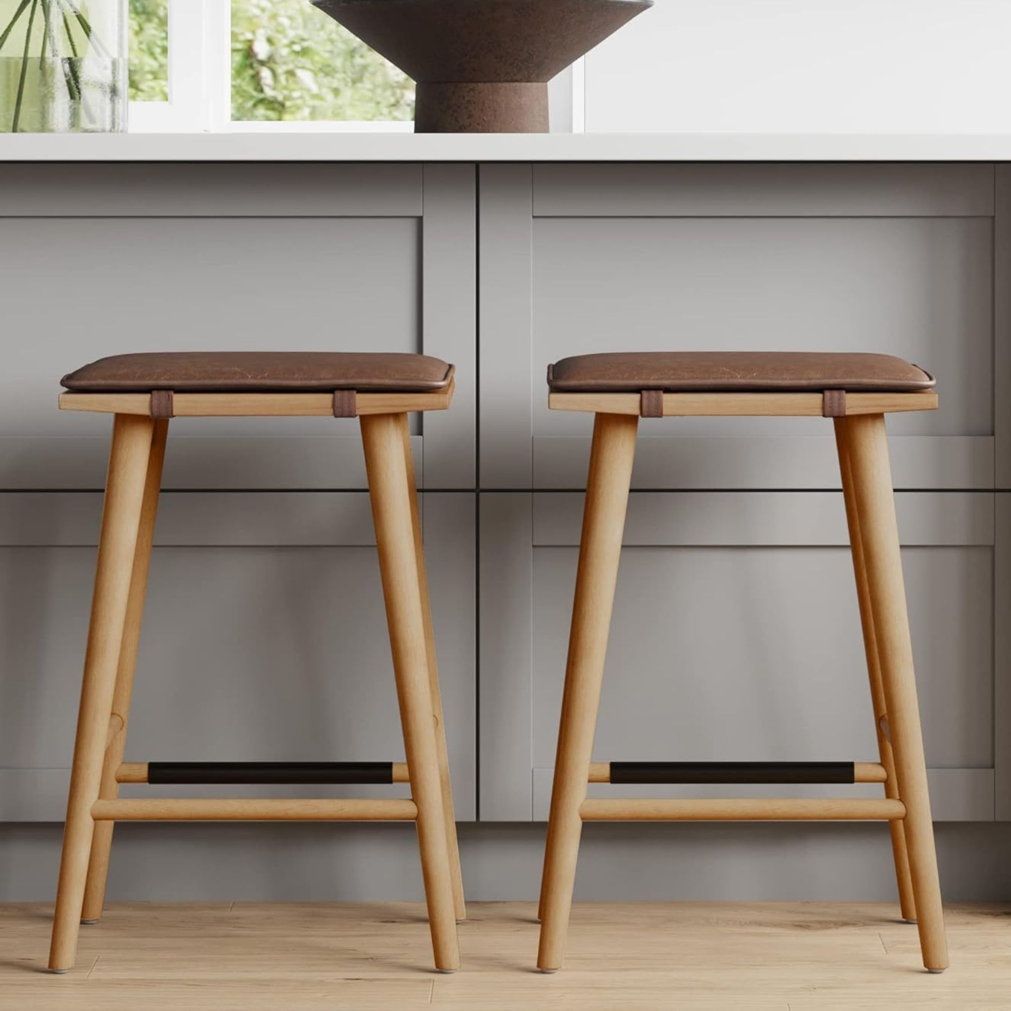 Amazon, Nathan James Set de 2 Barker Classic Counter High Wood Barstool