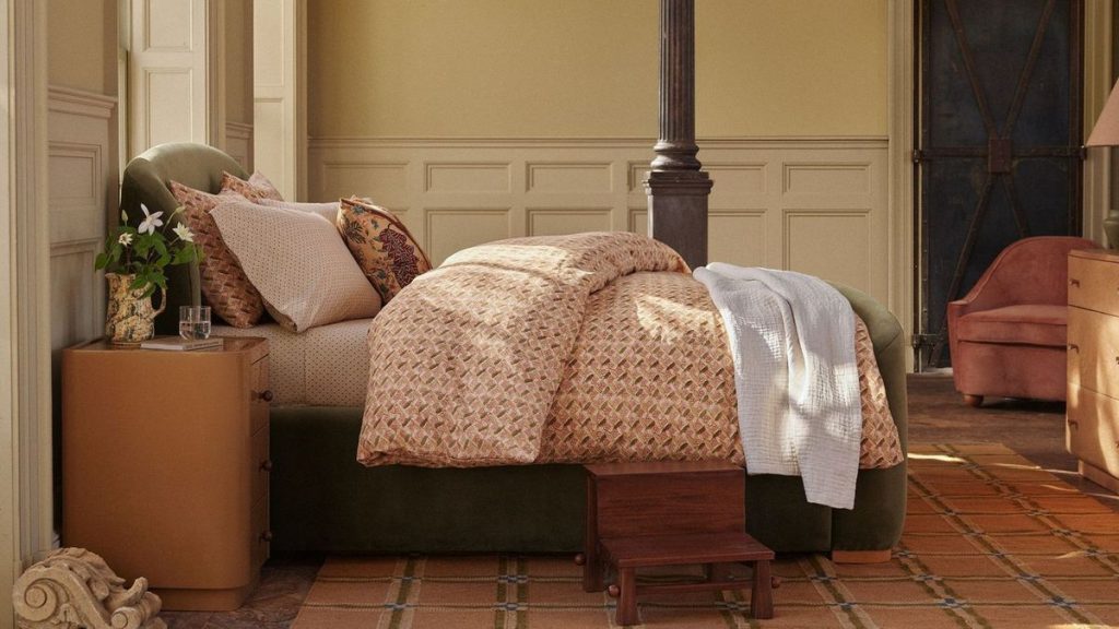 Oui, les meubles de la collaboration Pierce & Ward pour West Elm sont incroyables - mais les accessoires inspirés de vintage sont les vraies étoiles