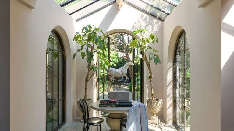 Tout le monde est déjà obsédé par Farrow & Ball Scallop - c'est la nouvelle peinture neutre parfaite que vous devez tester dès que possible