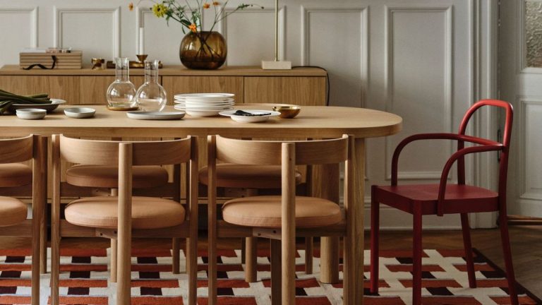 La nouvelle collection Stockholm d'Ikea ​​est énorme - il y a 96 pièces chics à magasiner et les prix commencent à partir de seulement 3,99 $