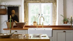 Ce piratage de marbre chic mais simple élève mes comptoirs de cuisine en bois et empêche les dégâts d'eau pour bien moins que vous ne le pensez