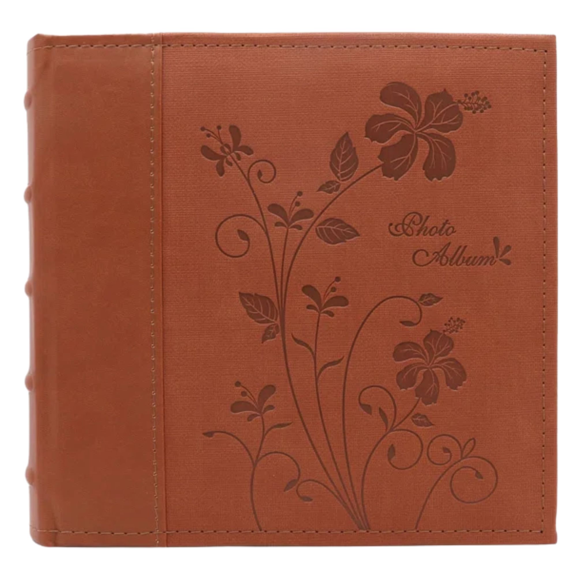 Album photo en cuir marron avec décorations de fleurs et texte cursif