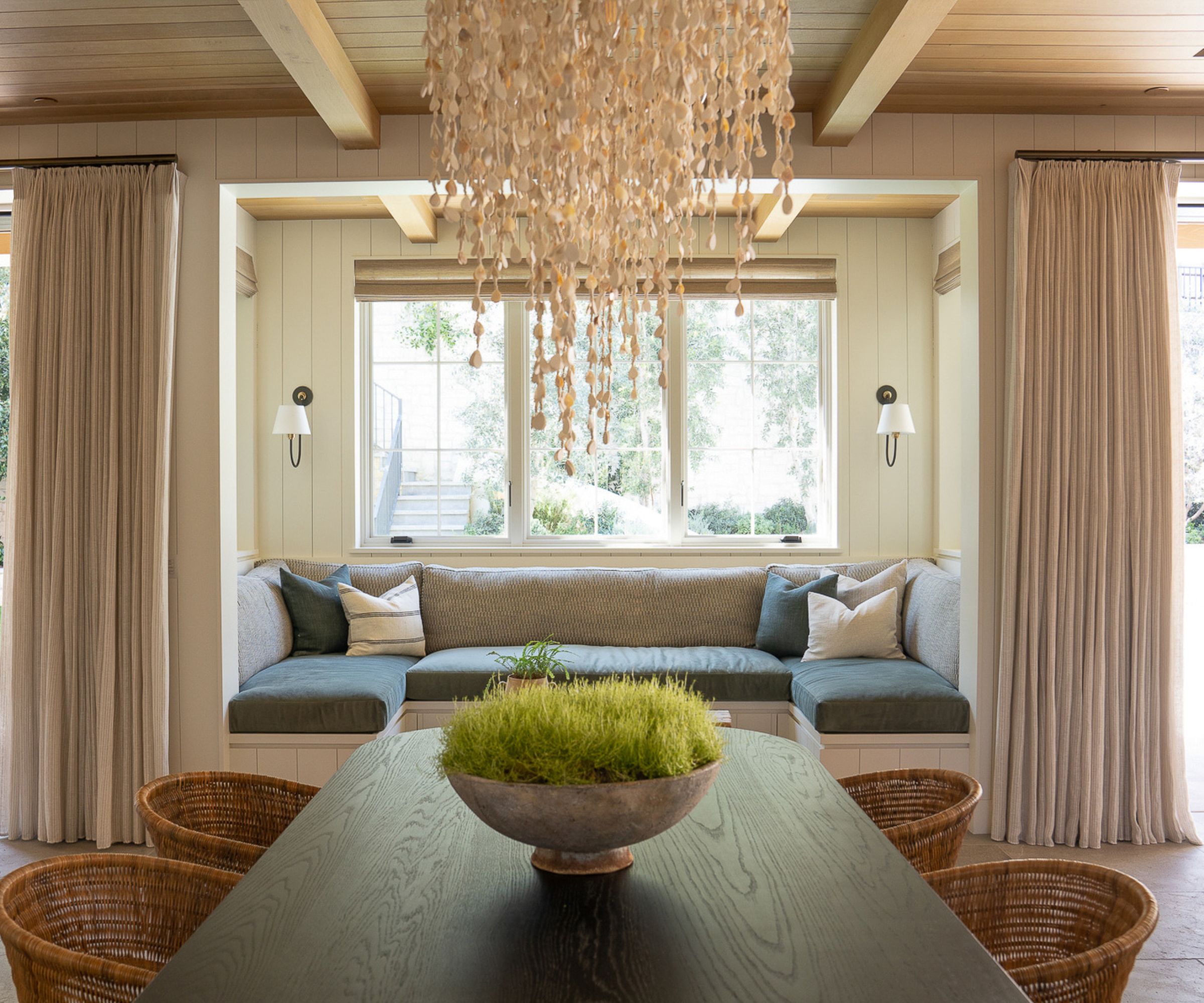 Table à manger et coin petit-déjeuner