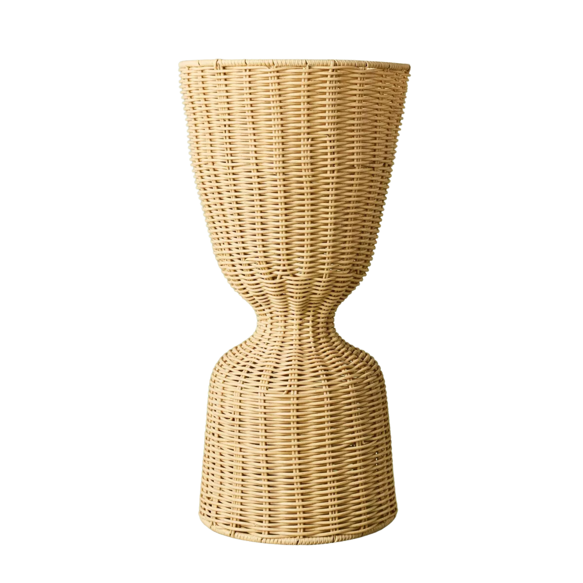 un jardinière en rotin