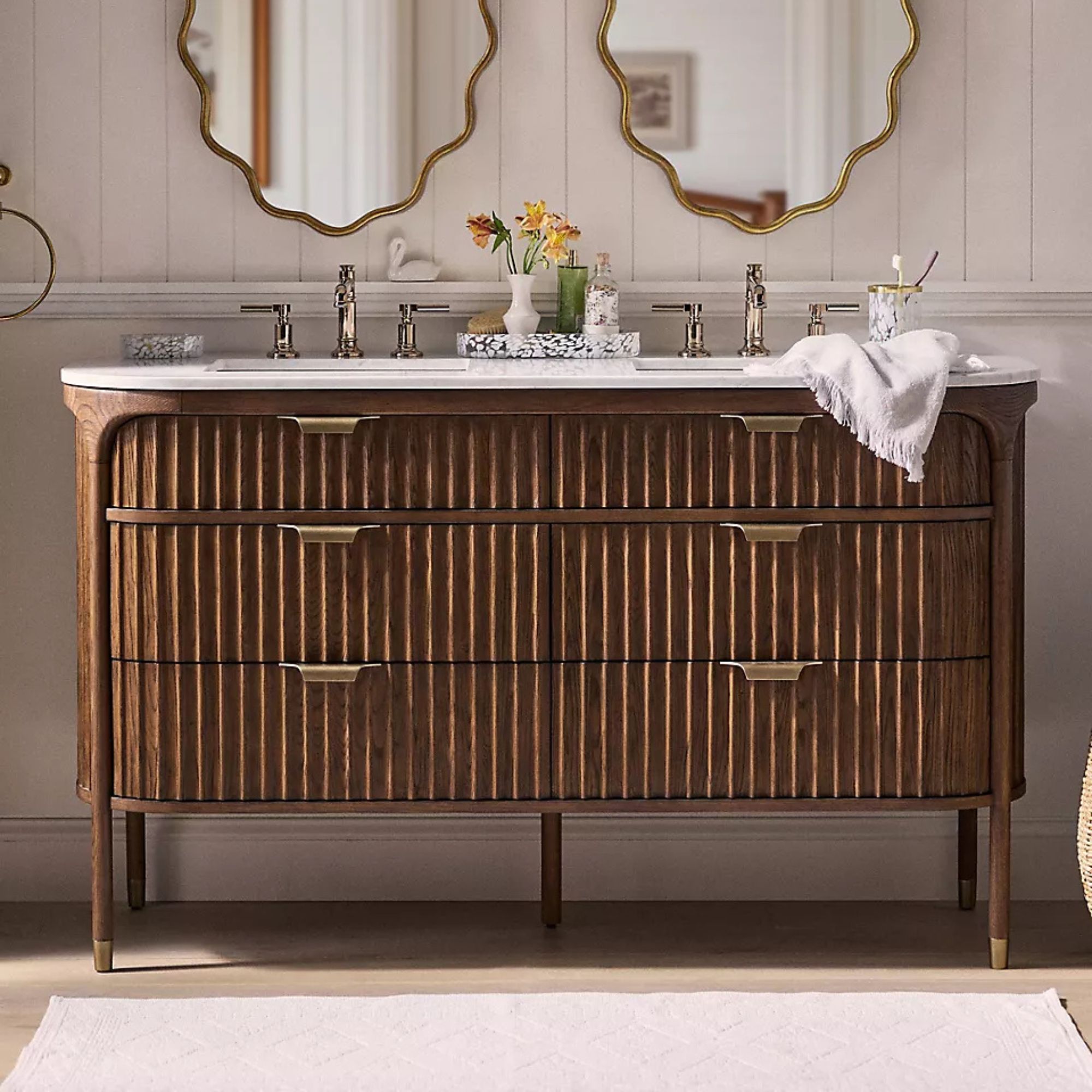 La vanité à double salle de bain à double salle de bain à deux salles