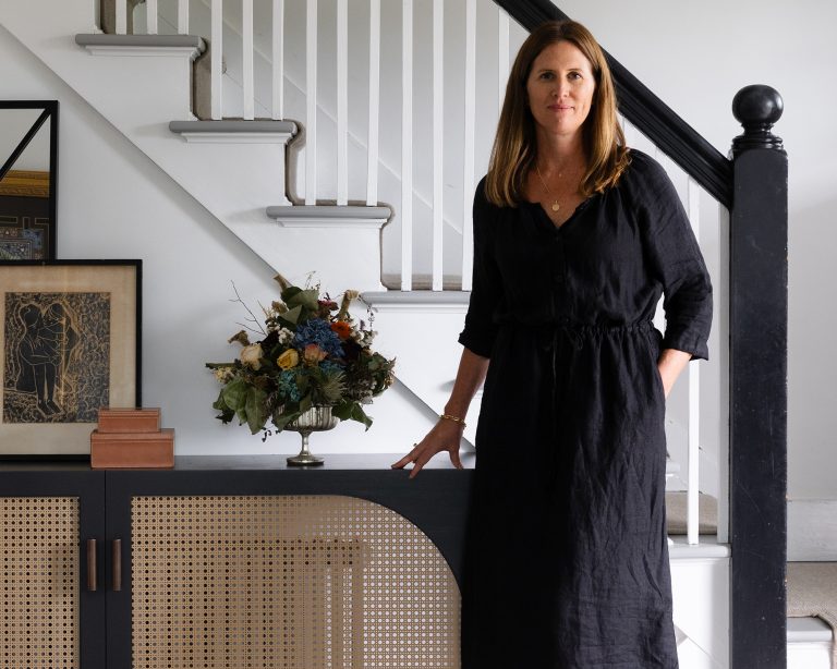 «Mon objectif est de créer un endroit tranquille. Et la designer Jess Cooney sait exactement comment remplir même la maison la plus fréquentée avec un sentiment de paix Jess Cooney