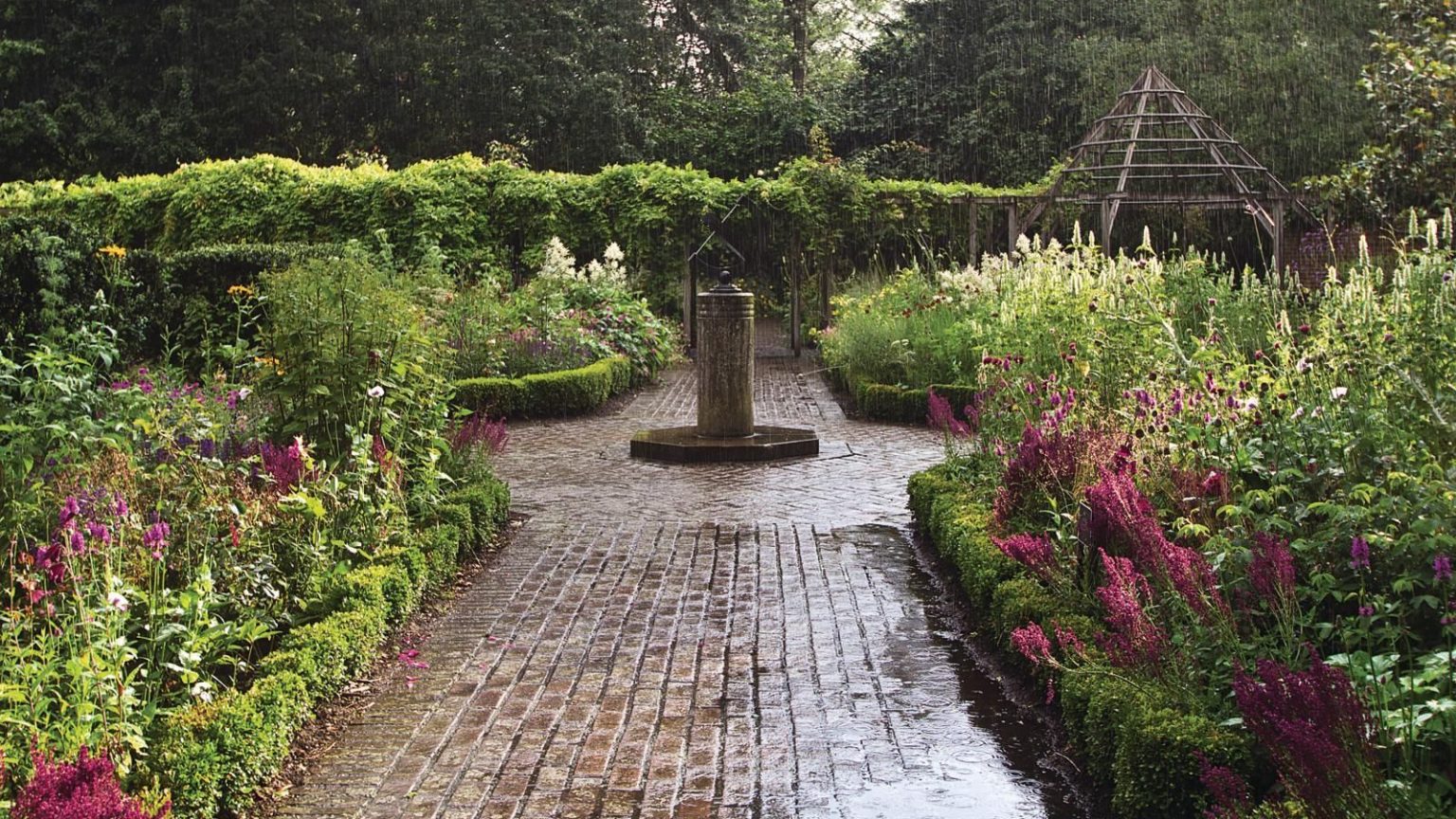 J’ai essayé cette méthode de collecte d’eau de pluie sans gouttière et elle a instantanément réduit ma facture d’eau – ainsi que 2 autres méthodes de collecte d’eau à faible effort. Rain in the garden