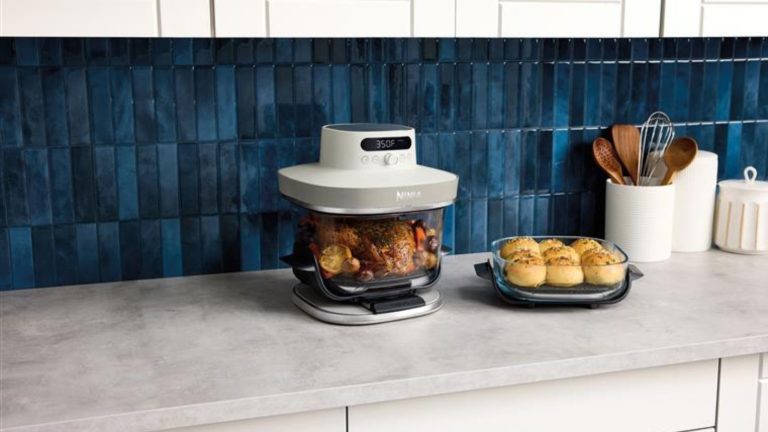 Cette friteuse à air Ninja Glass à 30 $ de réduction est livrée avant le Super Bowl pour une nourriture rapide et facile le jour du match (mais vous devez commander aujourd’hui) Ninja CRISPi® PRO Glass Air Fryer