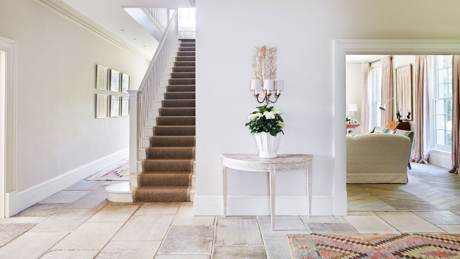 5 choses que les minimalistes n’ont jamais dans une entrée – Ce que j’évite toujours pour une maison élégante et sans encombrement 5 choses que les minimalistes n’ont jamais dans une entrée – Ce que j’évite toujours pour une maison élégante et sans encombrement