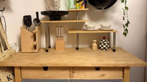 Ce chariot de cuisine IKEA à 180 $ est la chose la plus utile dans mon appartement de location – c'est pourquoi j'en achèterais un autre immédiatement