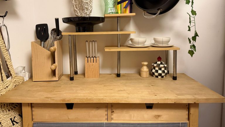 Ce chariot de cuisine IKEA à 180 $ est la chose la plus utile dans mon appartement de location – c’est pourquoi j’en achèterais un autre immédiatement Ce chariot de cuisine IKEA à 180 $ est la chose la plus utile dans mon appartement de location – c'est pourquoi j'en achèterais un autre immédiatement