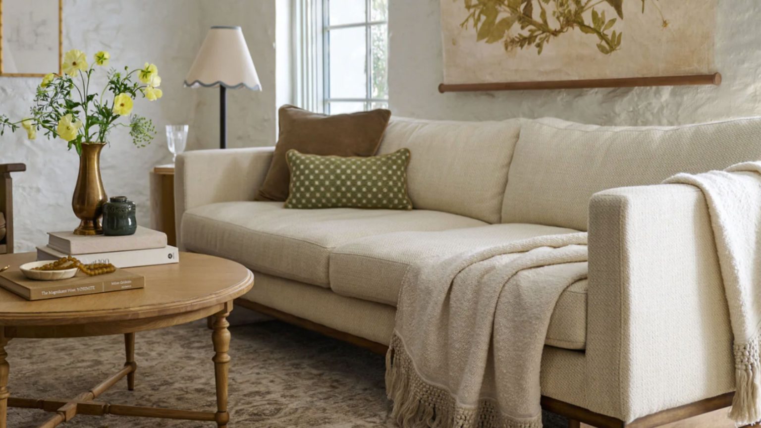La sortie Magnolia Spring 2026 de Joanna Gaines ressemble à une escapade fantaisiste à la campagne sans quitter la ville