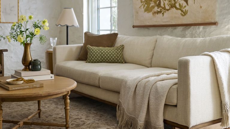 La sortie Magnolia Spring 2026 de Joanna Gaines ressemble à une escapade fantaisiste à la campagne sans quitter la ville