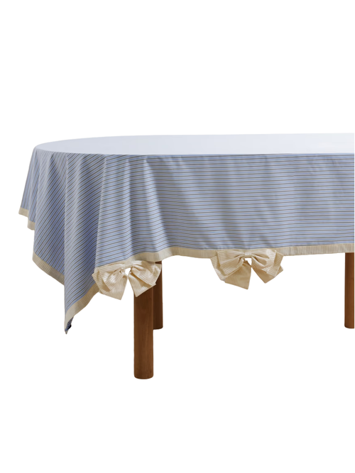 Nappe rayée avec nœud et boutons