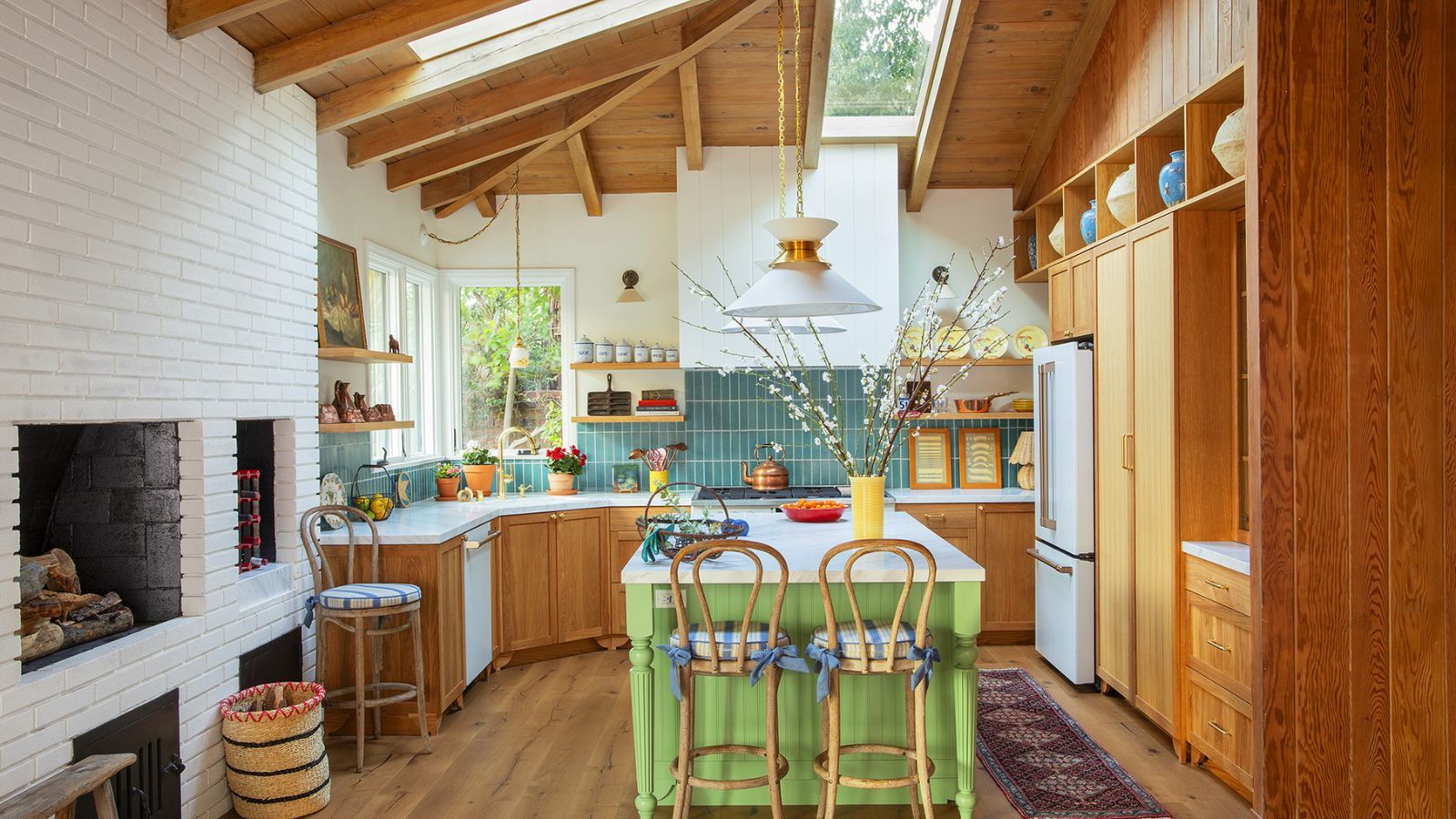 Comment deux frères ont récupéré leur ancienne maison d'enfance pour ...