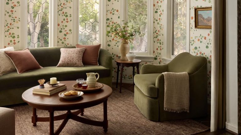 Pourquoi les fauteuils pivotants sont actuellement les incontournables des designers pour les salons – et les styles qu’ils aiment Pourquoi les fauteuils pivotants sont actuellement les incontournables des designers pour les salons – et les styles qu'ils aiment