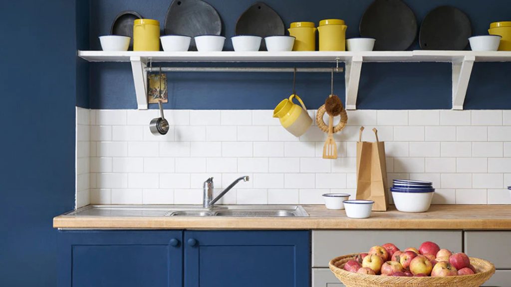 Les concepteurs de teintes Farrow & Ball « pas tout à fait bleu marine » utilisent toujours pour obtenir le bleu profond ultime Les concepteurs de teintes Farrow & Ball « pas tout à fait bleu marine » utilisent toujours pour obtenir le bleu profond ultime